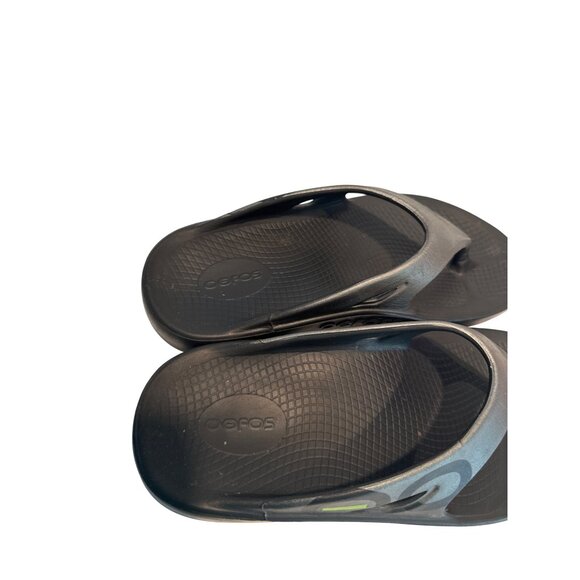 Oofos Ooriginal Thong Sandals Mens Size 8 Black With Gray Logo Recovery Footwear - Picture 7 of 12